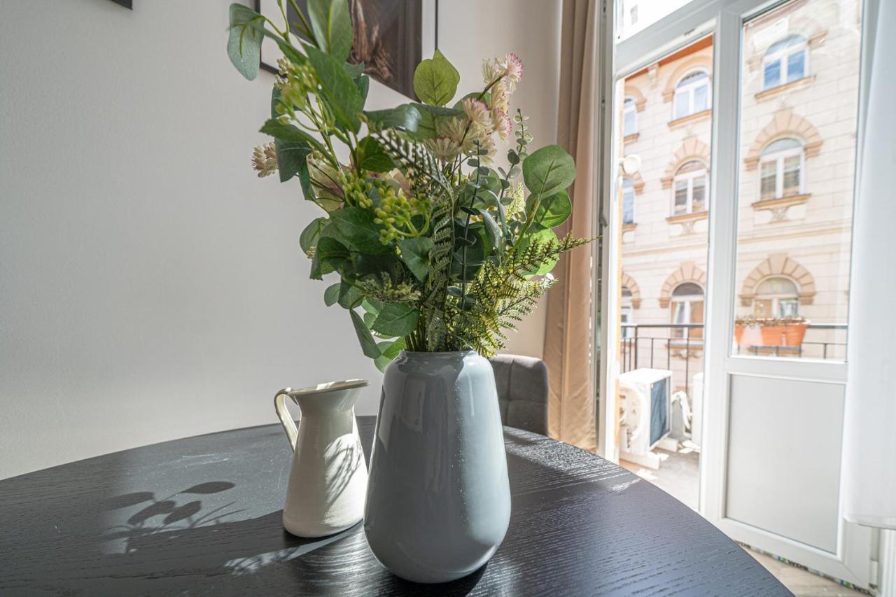 K33- Boutique Apartments, Best Location, By Bqa Budapest Exterior photo